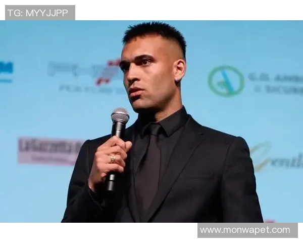 当足球巨星换上绅士风衣走上绿呢台演绎球场之外的精妙对决